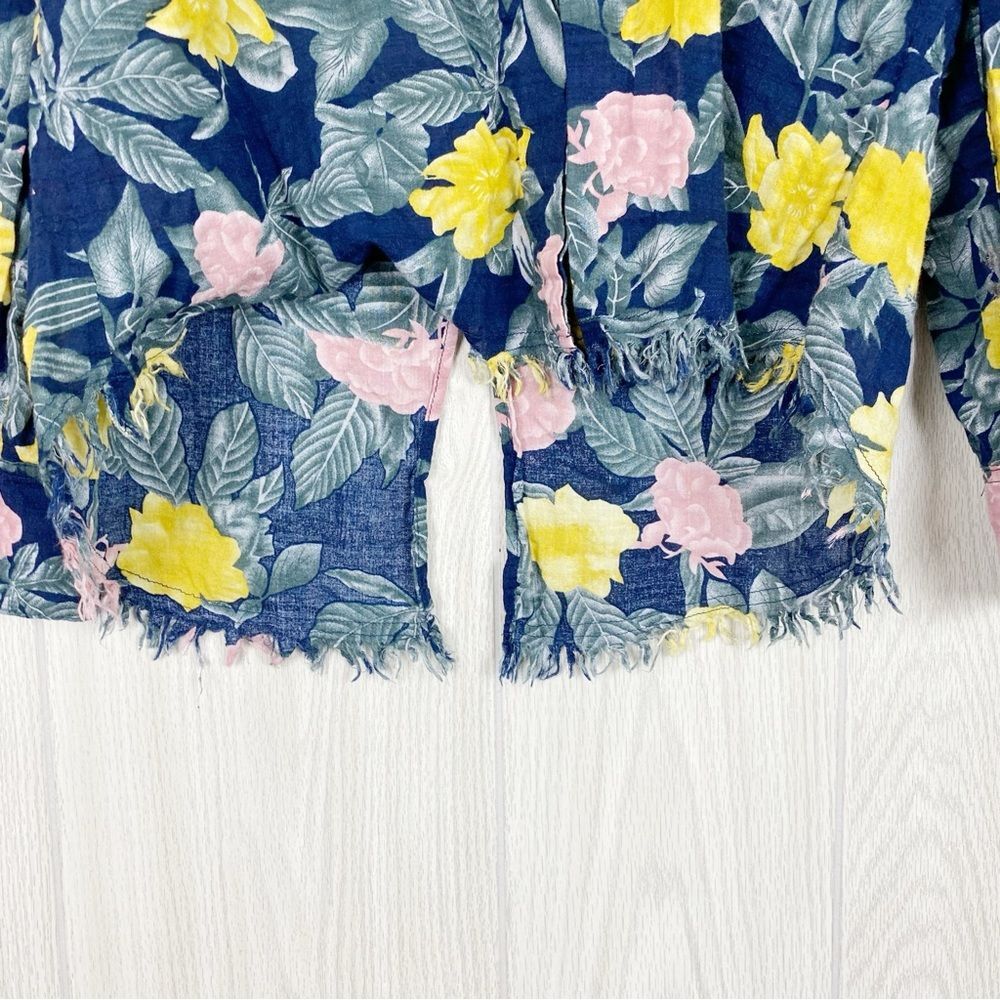 Umgee | Navy Blue Floral Button Down Long Sleeve Size Medium - Picture 10 of 13